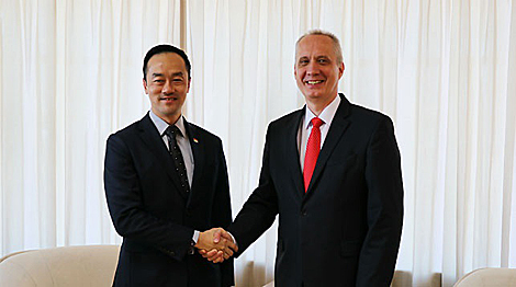 Belarus, Singapore interested in closer economic cooperation