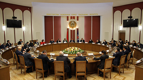 Foreign diplomats briefed on proposed amendments to Belarusian Constitution