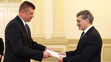 Belarusian ambassador presents credentials to president of Georgia