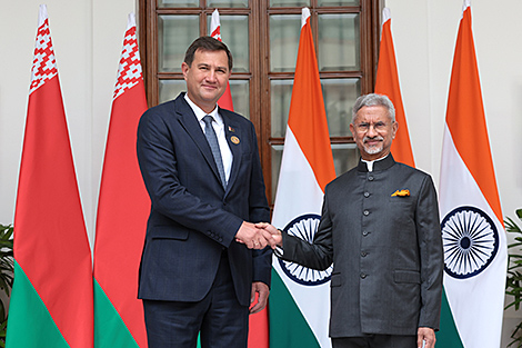 FMs of Belarus, India review schedule of top-level meetings
