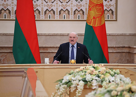 Lukashenko details plans to reinforce Belarus’ western, southern borders