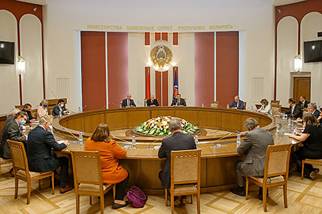 Ministry of Foreign Affairs hosts foreign diplomats to discuss interaction in Belgazprombank case