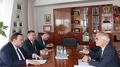 Uruguay's ambassador presents copies of credentials to Belarus' Ministry of Foreign Affairs