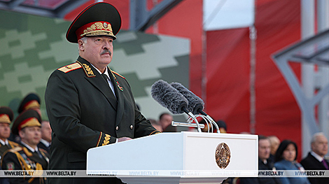 Lukashenko vows to do everything to bolster Belarus’ defense potential