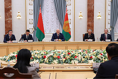 Lukashenko supports initiative to set up Belarus-China fundamental research center
