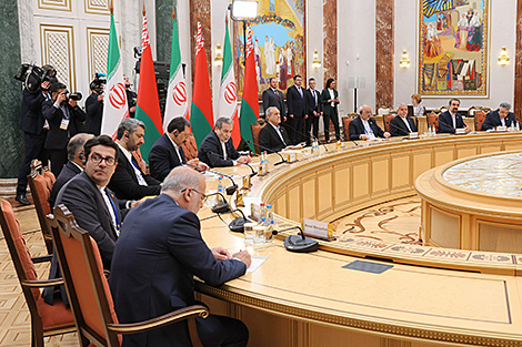 Iranian president pledges cooperation with Belarus against sanctions