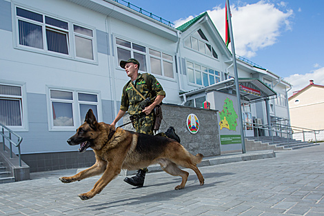 Lukashenko congratulates Belarusian border guards on professional holiday