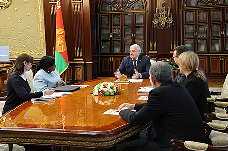 Lukashenko meets with First Lady of Zimbabwe