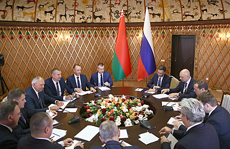 Rumas, Medvedev meet in Cholpon-Ata