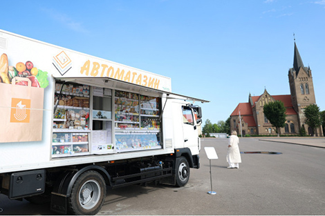 Lukashenko vows to protect trade interests, insists on decent rural services