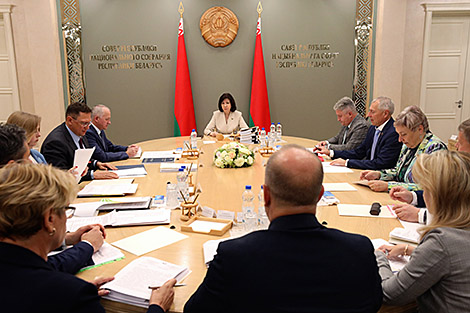 Belarus’ parliamentary expert council considers forecast documents for 2025