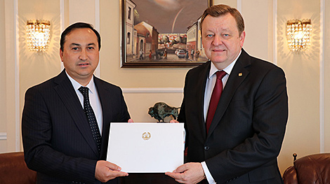 Ambassadors of Tajikistan, Ecuador, Panama, Mauritania presents copies of credentials in Minsk