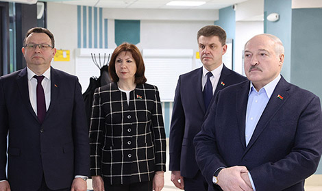 Lukashenko visits Minsk Center of Surgery, Transplantology and Hematology