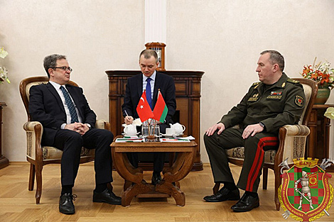 Turkish ambassador thanks Belarus Defense Ministry for transporting humanitarian aid, rescue workers