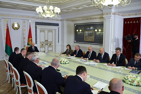 Lukashenko urges local authorities to fill new rental housing