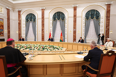 Lukashenko conveys warm wishes to Pope Francis, expresses his hope for meeting
