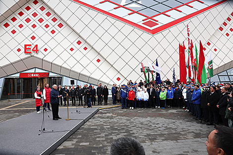 Lukashenko wants results-based financing in sports