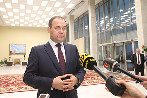 Prime ministers of Belarus, Russia exchange achievements in tax digitalization