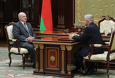 Lukashenko briefed on preparations for Belarusian-Russian army exercise