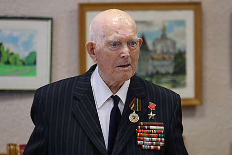 Lukashenko wishes happy birthday to Hero of Soviet Union Michurin