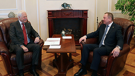 New Russian ambassador presents copy of credentials to Belarusian FM