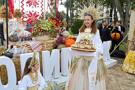 Lukashenko highlights adherence to agricultural technologies by Minsk Oblast farmers