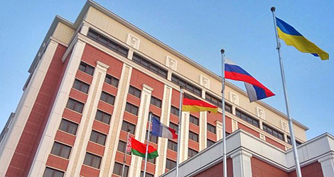 Talks on Ukraine resume in Minsk