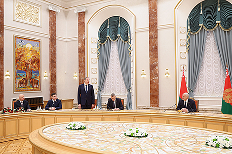 Lukashenko sees applied research as key to people's prosperity