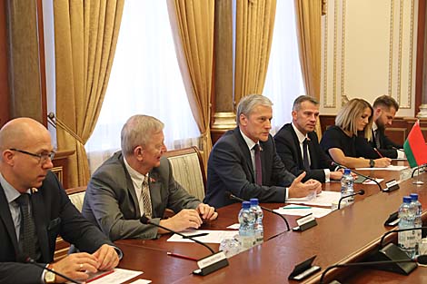 Belarus suggests more active cooperation in IT industry to Cuba