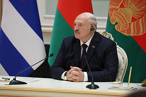 Lukashenko sees U.S. economic blockade of Cuba as unacceptable
