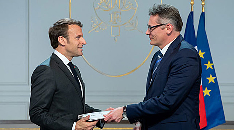 Belarus ambassador presents credentials to Emmanuel Macron