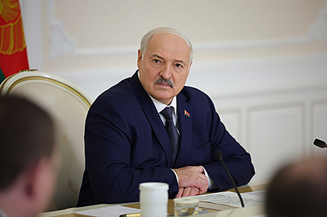 Lukashenko warns businessmen against profiting from criminal schemes