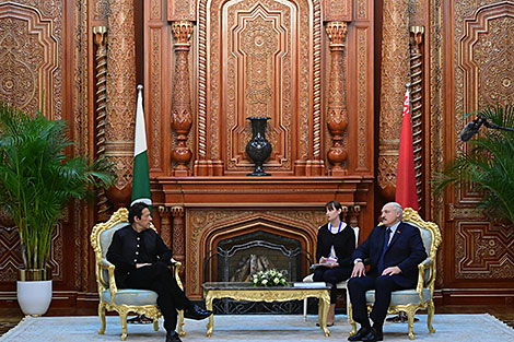 Lukashenko meets with Pakistan PM in Dushanbe