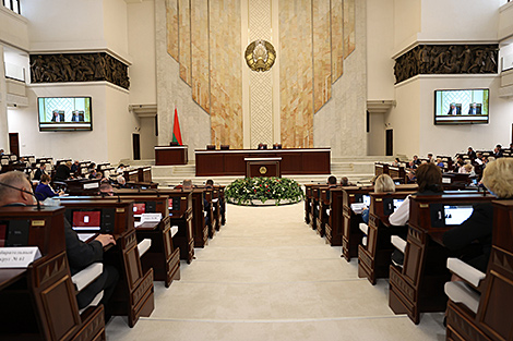 House of Representatives adopts statement on incident with Belarus’ state flag in Riga