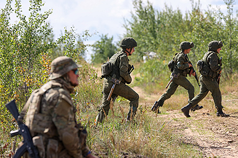 Lukashenko: We will develop the contract army more actively
