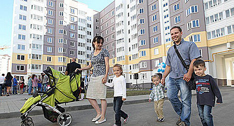 Lukashenko wants comfortable housing for large families