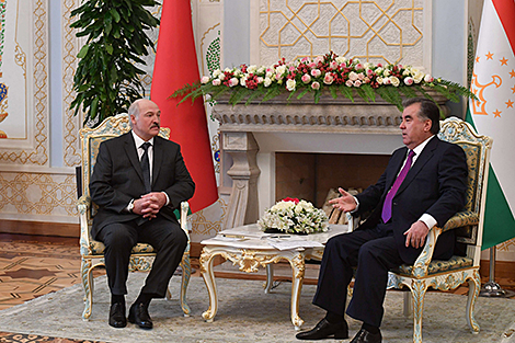 Lukashenko, Rahmon hold phone talks