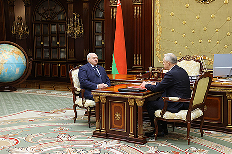 Lukashenko receives presidential administration chief