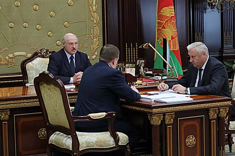 Lukashenko recommends Belarus canoe/kayak team for award
