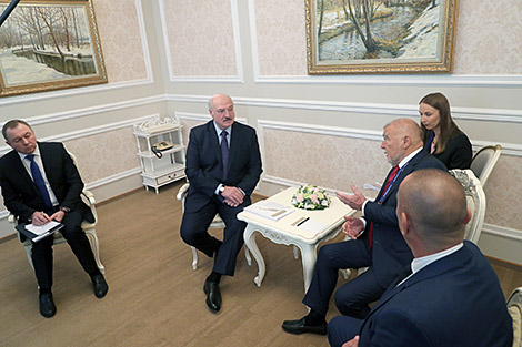 Belarus president meets with former Croatia president