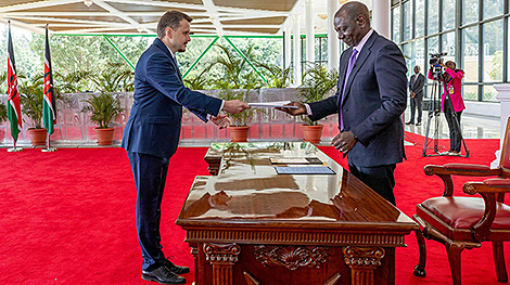 Belarusian ambassador presents credentials to Kenyan president