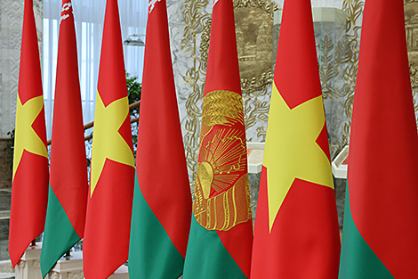 Belarus, Vietnam sign package of documents in Minsk
