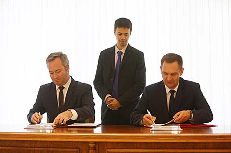 Belarus, France sign international road transportation agreement