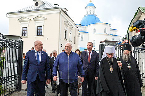 Lukashenko expects church to help revive toloka tradition of mutual aid
