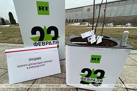 Oreshniks from Russia planted near Palace of Independence in Minsk