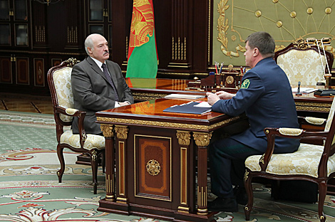 Lukashenko discusses customs revenues, distribution of import duties in EAEU