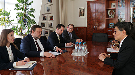 Thailand ambassador presents copy of credentials in Minsk