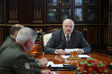 Lukashenko concerned about situation at Ukrainian border, NATO troops in Ukraine