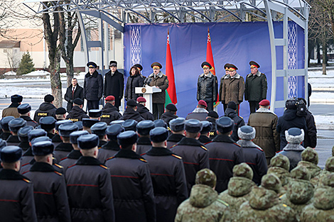 Lukashenko presents state awards to law enforcement, military