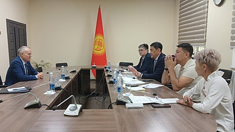 Belarus' ambassador visits Kyrgyzstan's National Institute for Strategic Studies
